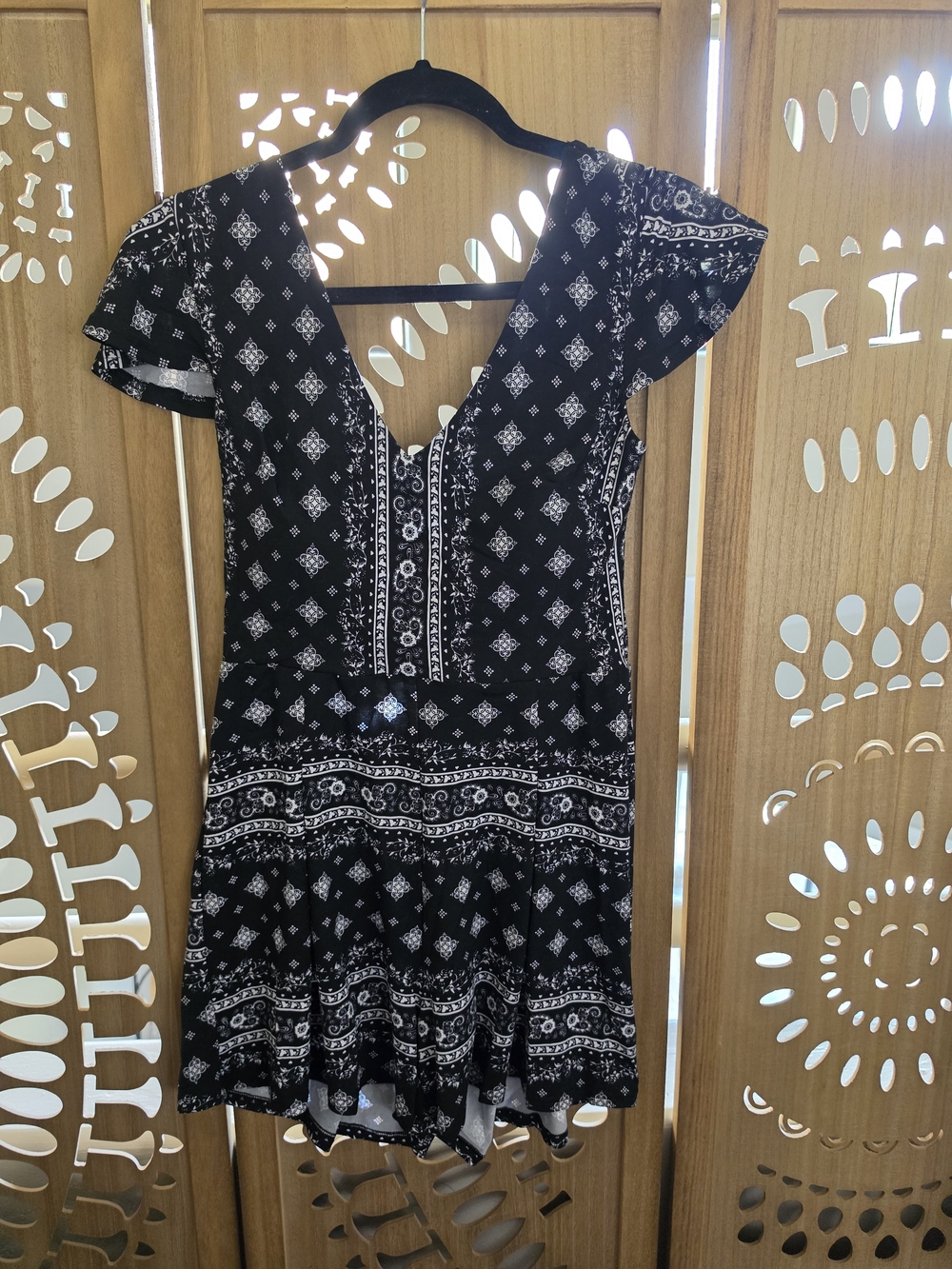 Black & White Printed V-Neck Romper
